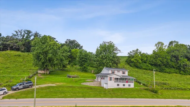 $235,000 | 7023 Highway 81, Cassville, WI 53806