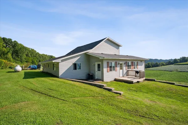 $229,900 | 7023 Highway 81, Cassville, WI 53806