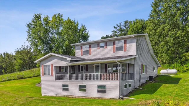 $235,000 | 7023 Highway 81, Cassville, WI 53806