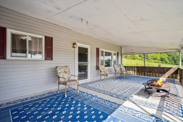 $229,900 | 7023 Highway 81, Cassville, WI 53806