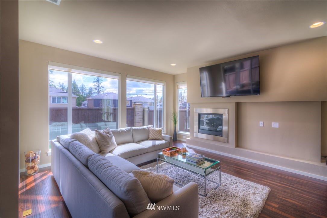 3914 168th Place Southeast Bothell, WA 98012 - Photo 5 of 18 Gallery Image 5