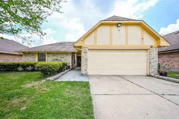 $1,750 | 14431 Royal Hill Drive, Houston, TX 77083