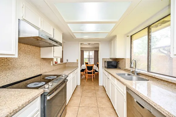 $1,750 | 14431 Royal Hill Drive, Houston, TX 77083