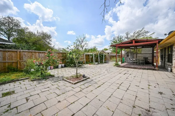 $1,750 | 14431 Royal Hill Drive, Houston, TX 77083