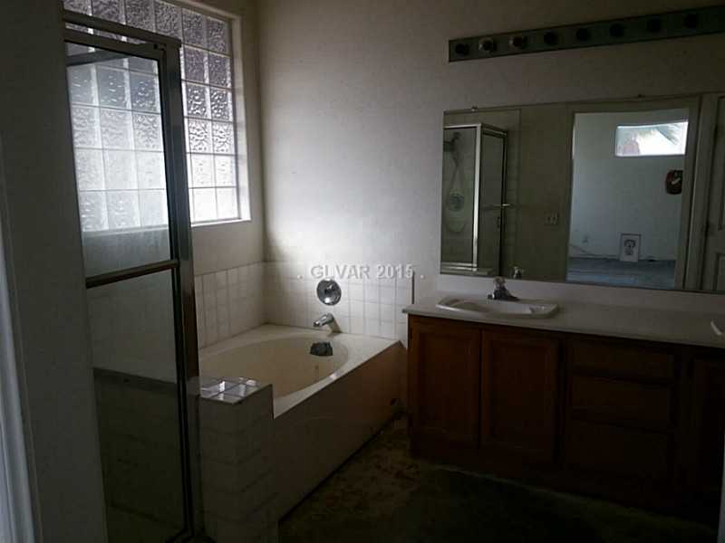 2237 Appaloosa Road Henderson, NV 89002 - Photo 8 of 13 Master Bath/Spa.
