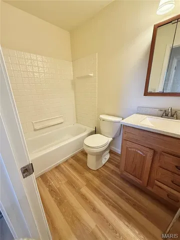 $1,095 | 206 Liberty Drive, Belleville, IL 62226