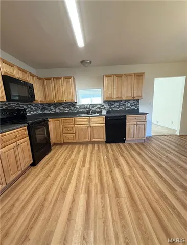 $1,095 | 206 Liberty Drive, Belleville, IL 62226