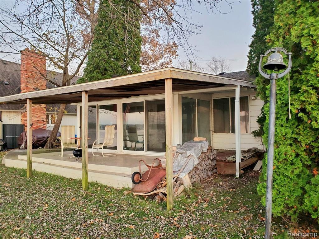 8726 Riverside Drive Brighton, MI 48116 - Photo 2 of 28 Gallery Image 2