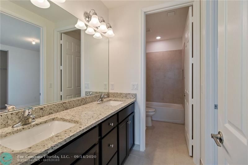 19535 Split Rail Run Loxahatchee, FL 33470 - Photo 15 of 25