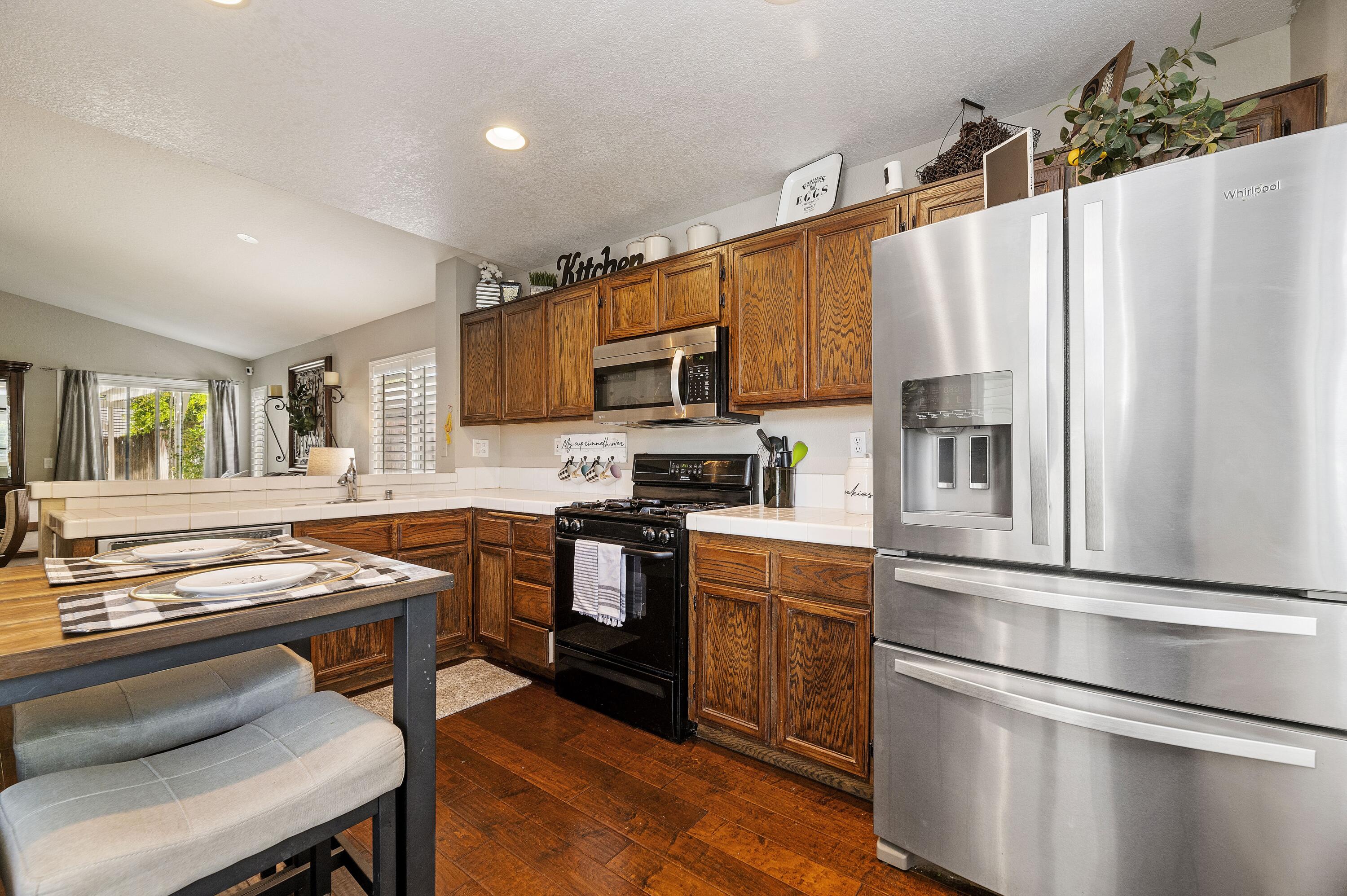 5235 Melbourne Place Riverside, CA 92508 - Photo 11 of 27 011_Kitchen