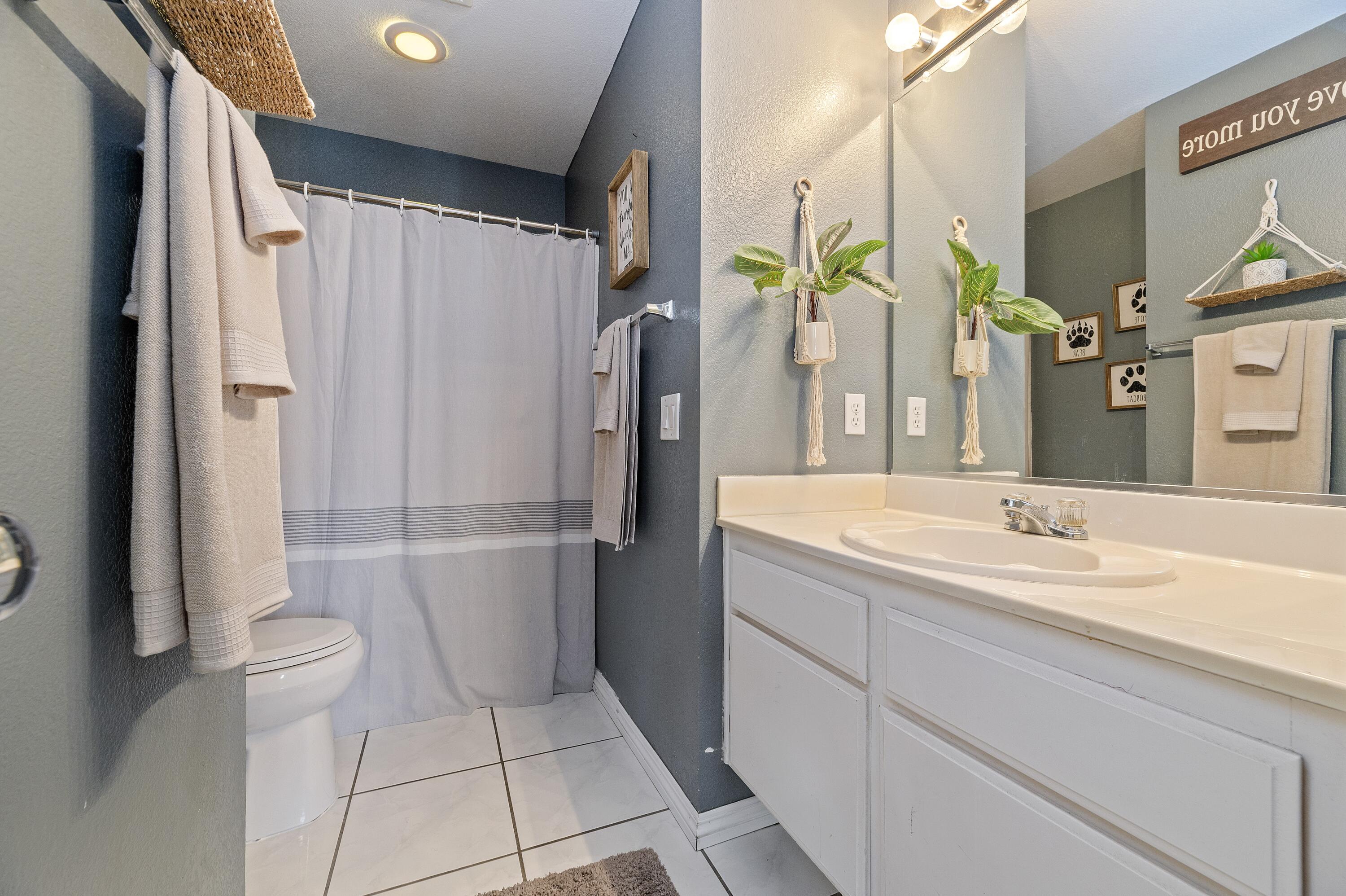 5235 Melbourne Place Riverside, CA 92508 - Photo 15 of 27 015_Bathroom