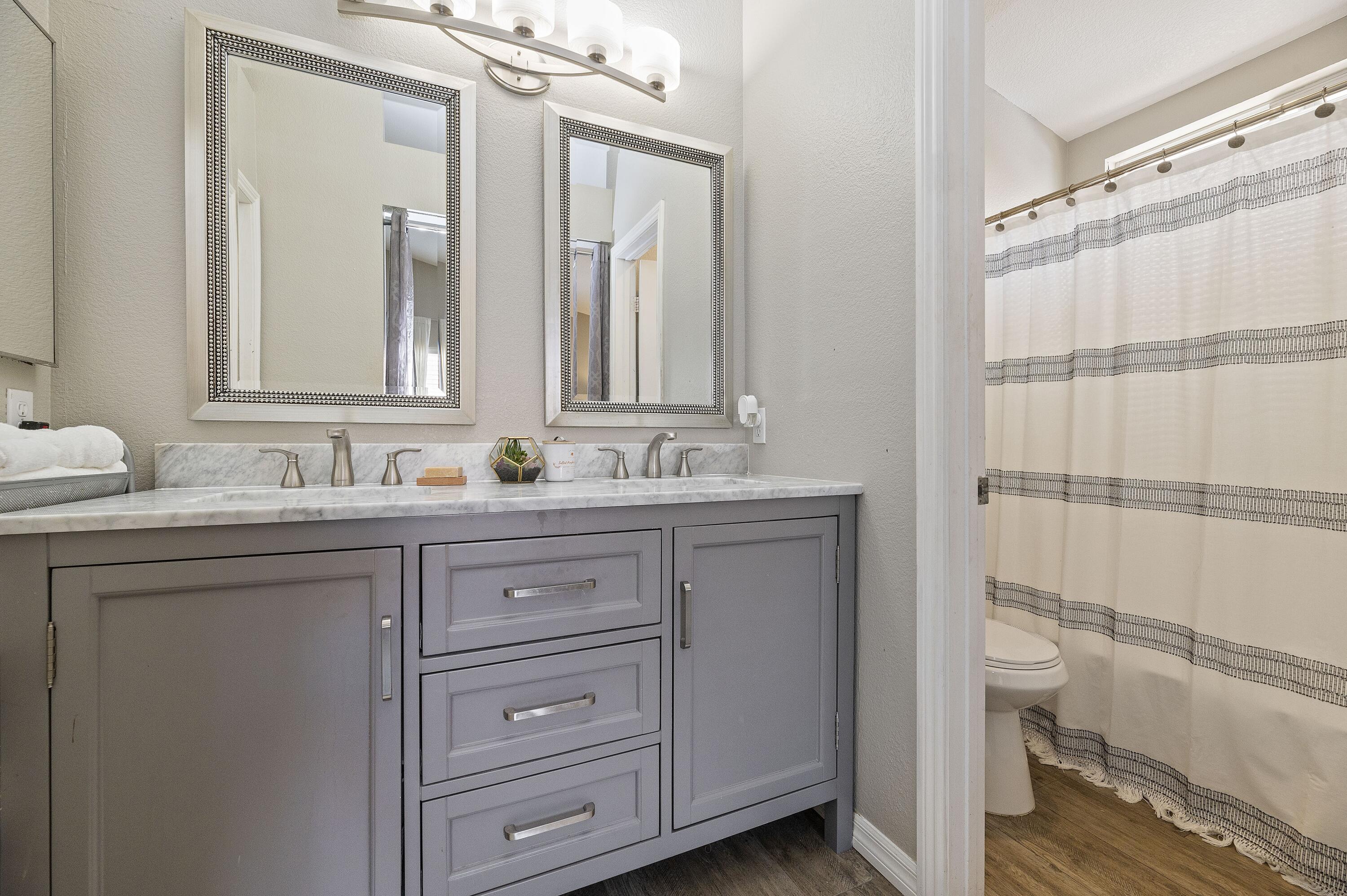 5235 Melbourne Place Riverside, CA 92508 - Photo 19 of 27 019_Primary Bathroom