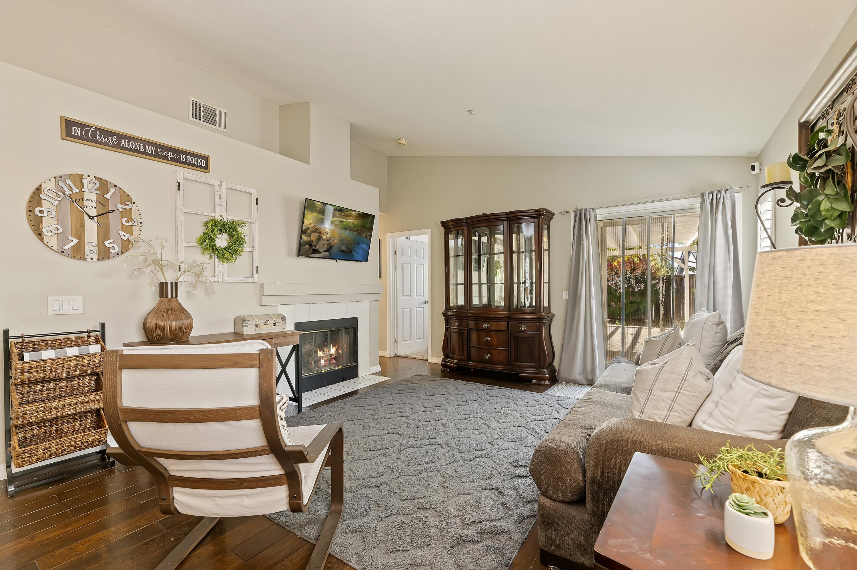 5235 Melbourne Place Riverside, CA 92508 - Photo 6 of 27 006_Living Room
