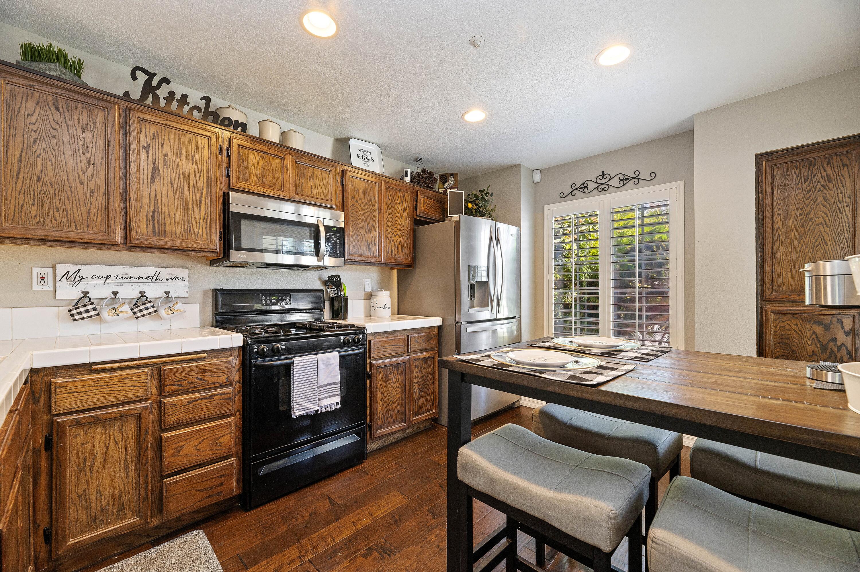 5235 Melbourne Place Riverside, CA 92508 - Photo 10 of 27 010_Kitchen