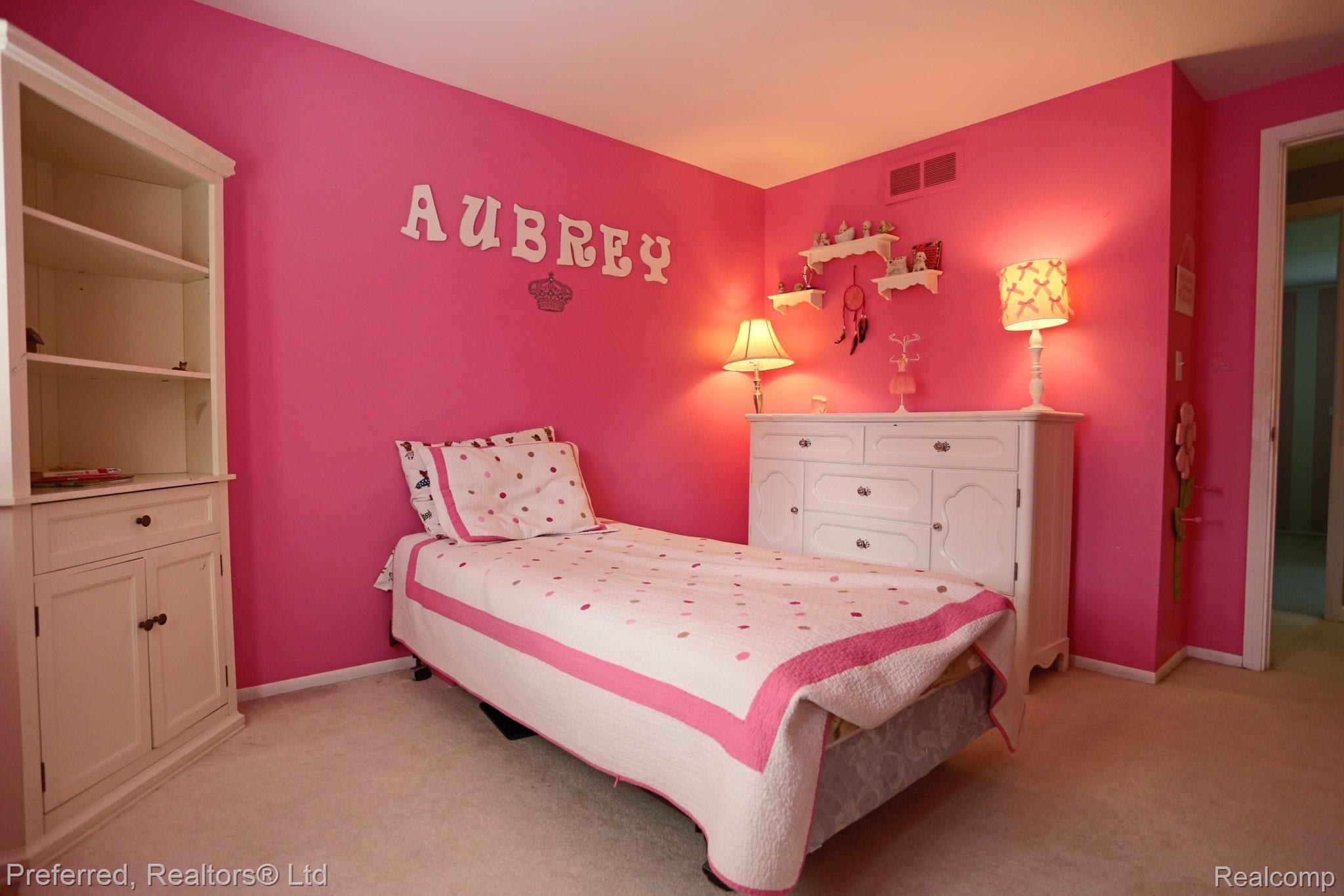 7441 Chichester Road Canton, MI 48187 - Photo 31 of 41 33.jpg