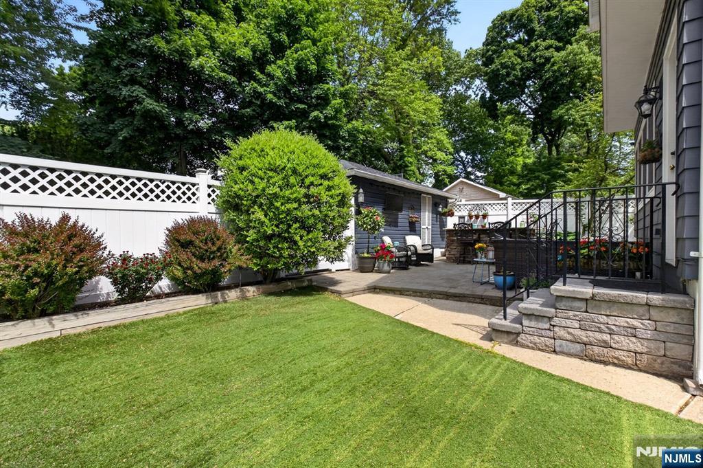 158 Vreeland Avenue Rutherford, NJ 07070 - Photo 33 of 34