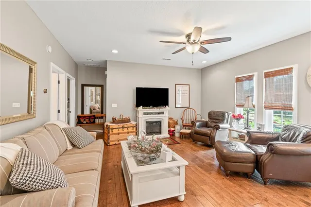 $650,000 | 1010 Northwest Lakesite Road, Maysville, MO 64469