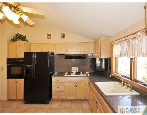 19 Arden Road Old Bridge, NJ 08857 - Photo 6 of 14 Gallery Image 6
