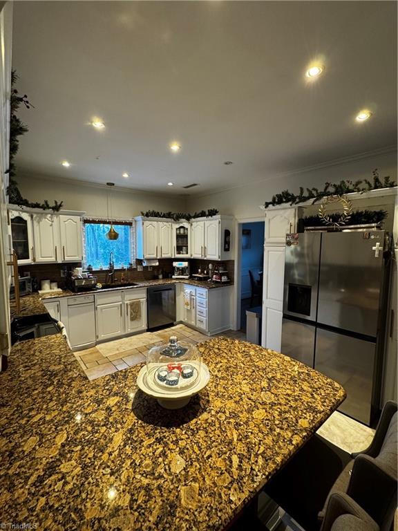 2611 Burke Farm Road Clemmons, NC 27012 - Photo 8 of 24 Kitchen looking towards dining roon