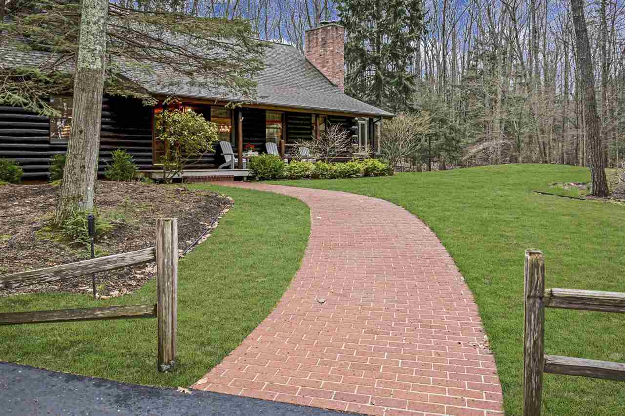 20118 Center Road Traverse City, MI 49686 - Photo 9 of 70 1861378-8.JPG