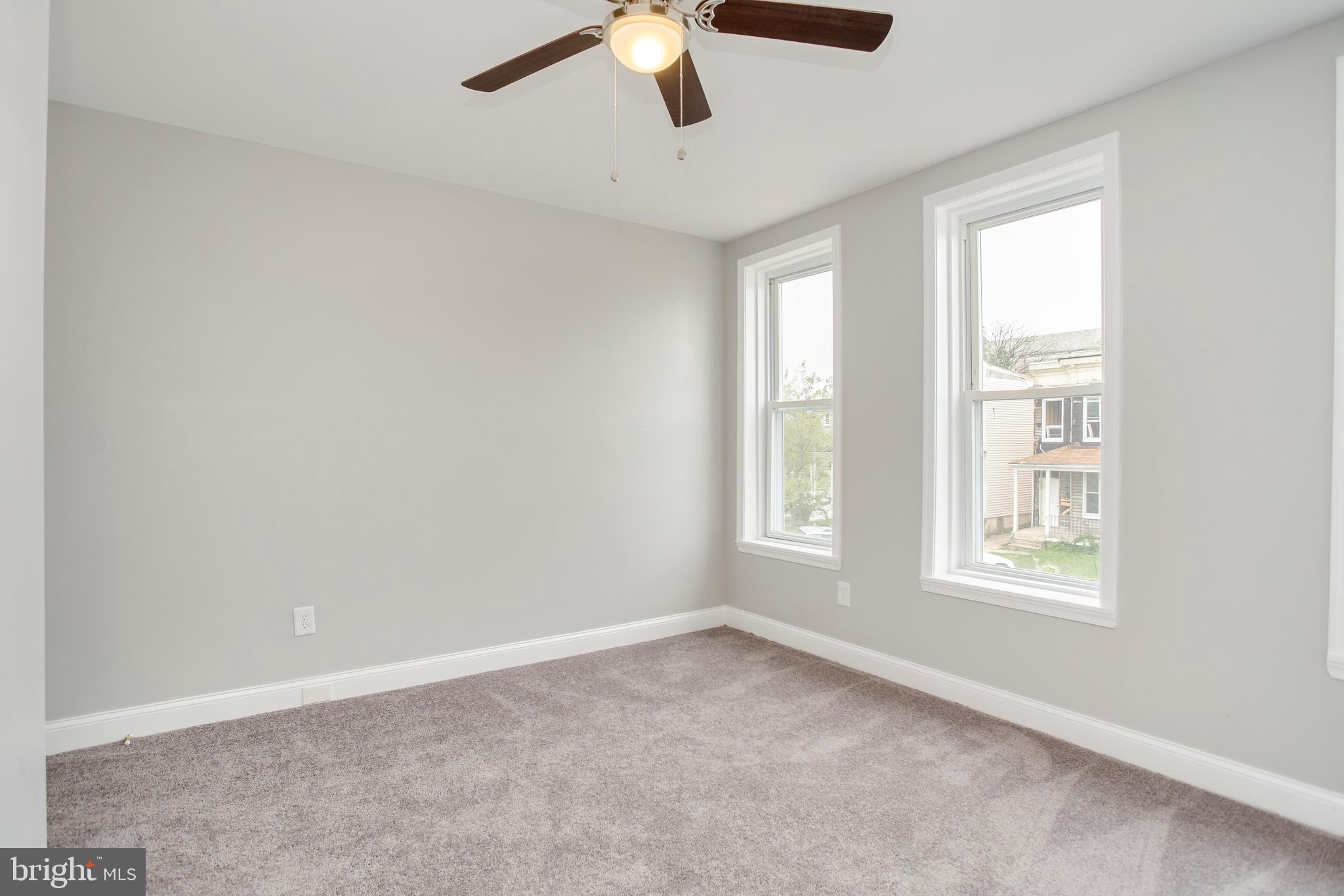 210 South Loudon Avenue Baltimore, MD 21229 - Photo 22 of 28 All it needs is furniture.