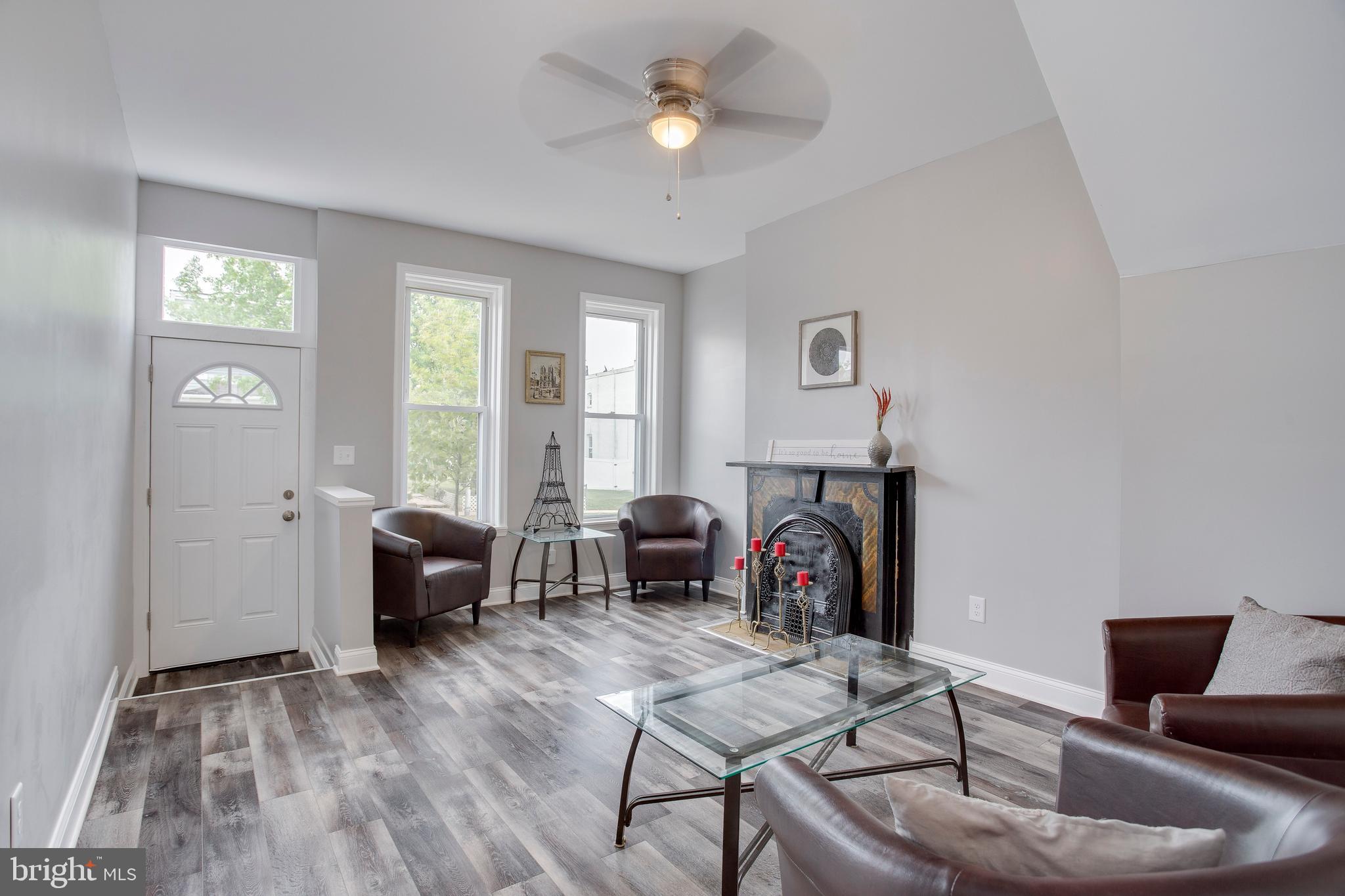 210 South Loudon Avenue Baltimore, MD 21229 - Photo 5 of 28 Come home and relax.