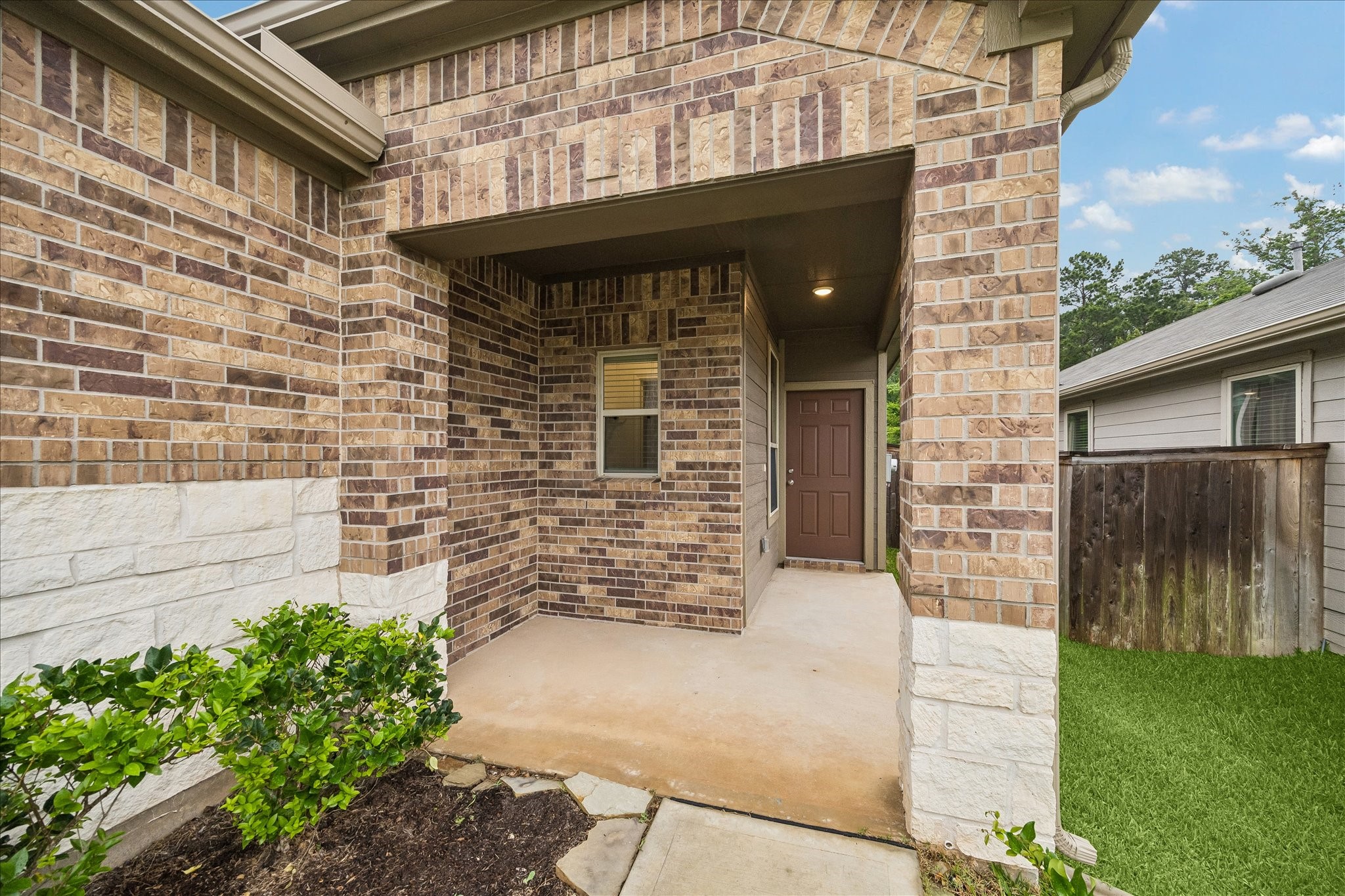 317 Maple Bark Trail Willis, TX 77378 - Photo 2 of 19