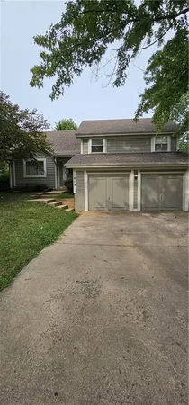 $360,000 | 1819 South Stagecoach Drive, Olathe, KS 66062