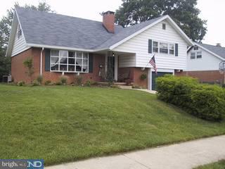 2411 Laurel Road Reading, PA 19609 - Photo 1 of 6 Gallery Image 1