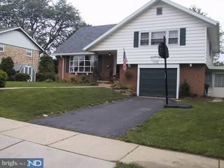2411 Laurel Road Reading, PA 19609 - Photo 2 of 6 Gallery Image 2