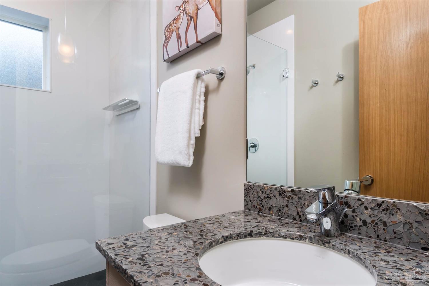 19126 Gateway Loop Bend, OR 97702 - Photo 10 of 25 Additional Photo