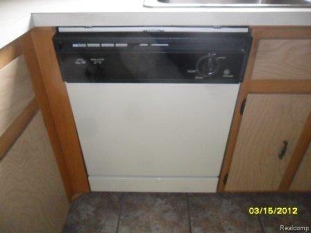 29217 Hayes Road, Unit H3 Warren, MI 48088 - Photo 10 of 17 010.JPG