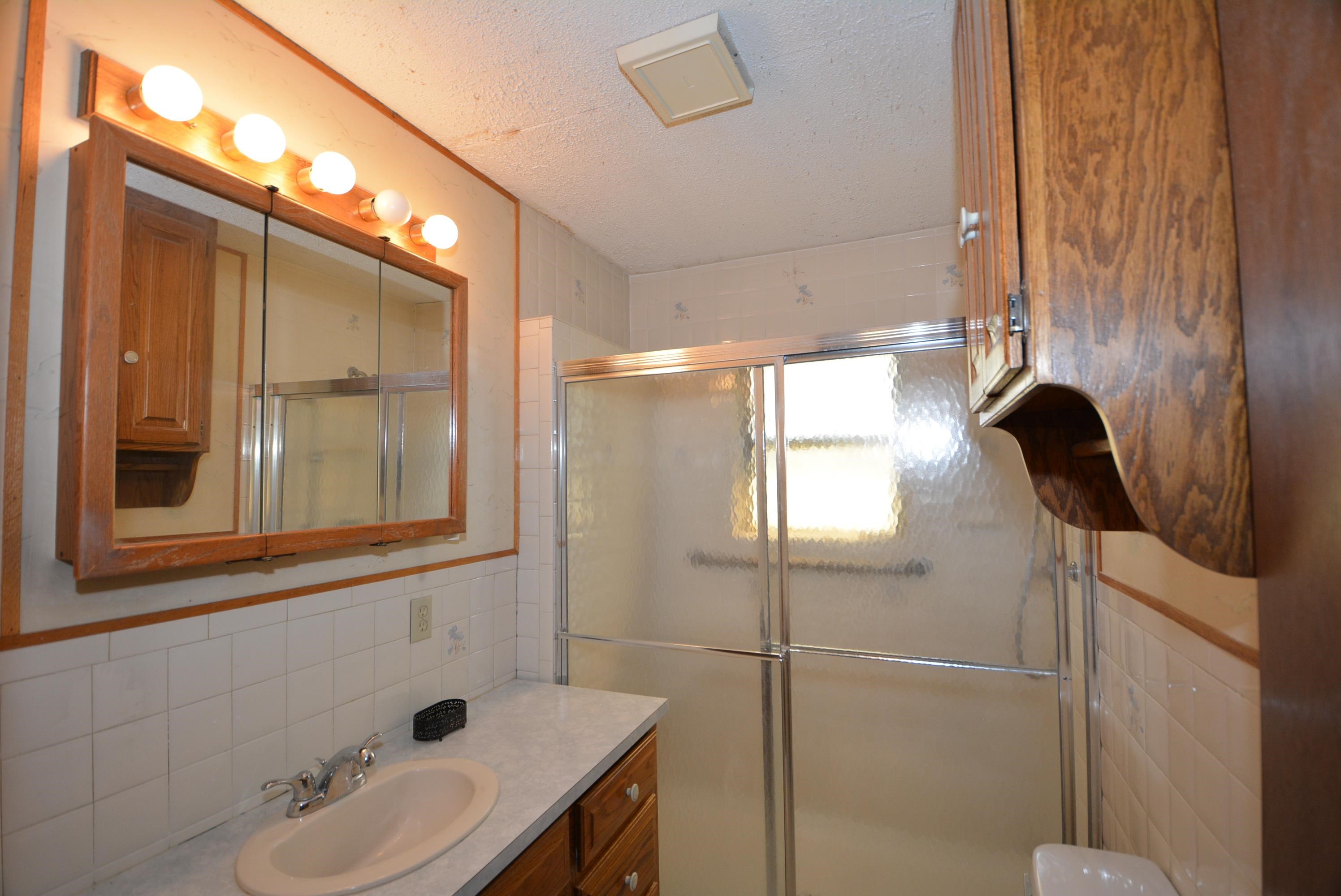 2168 Richfield Street Wichita, KS 67207 - Photo 15 of 31