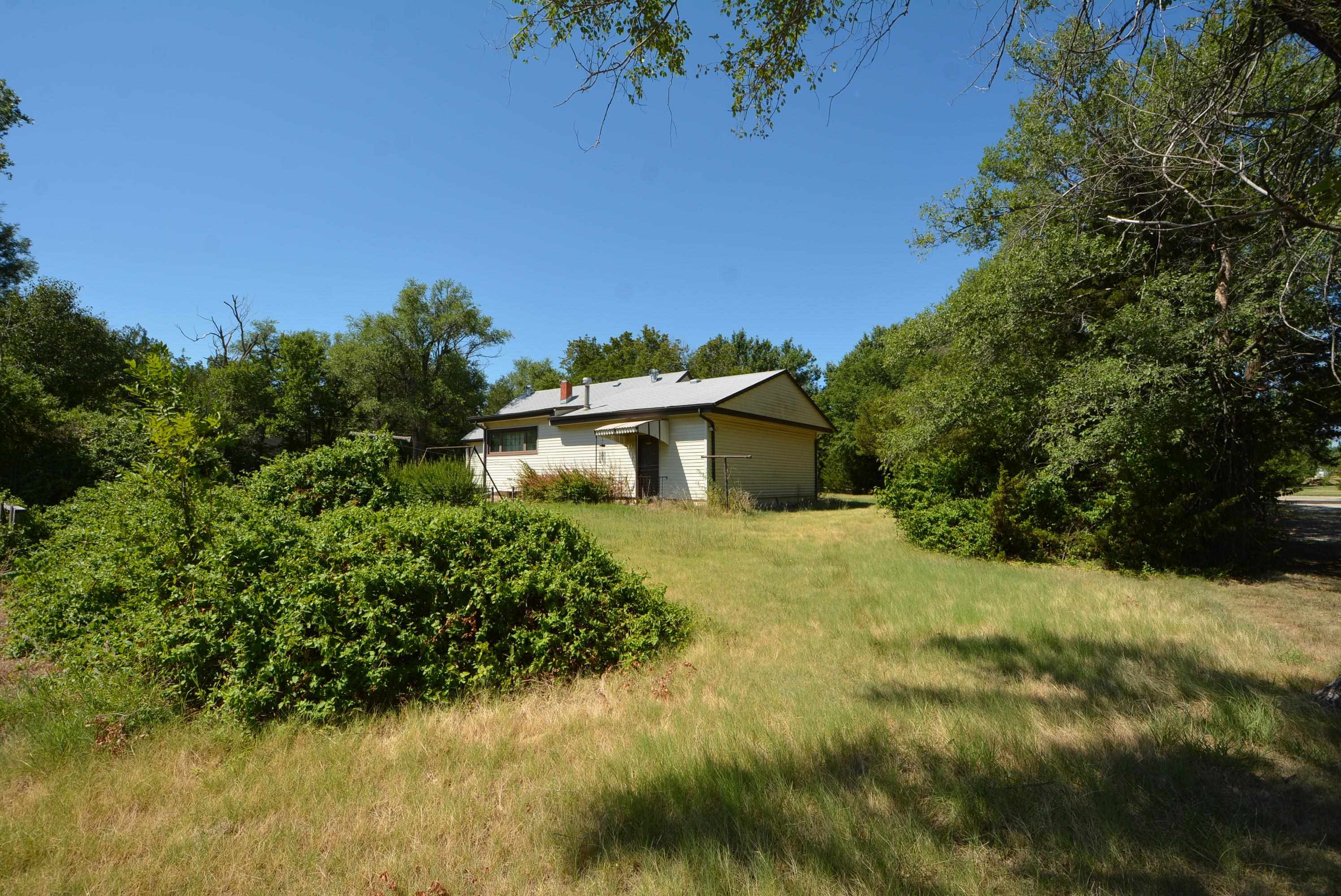 2168 Richfield Street Wichita, KS 67207 - Photo 22 of 31