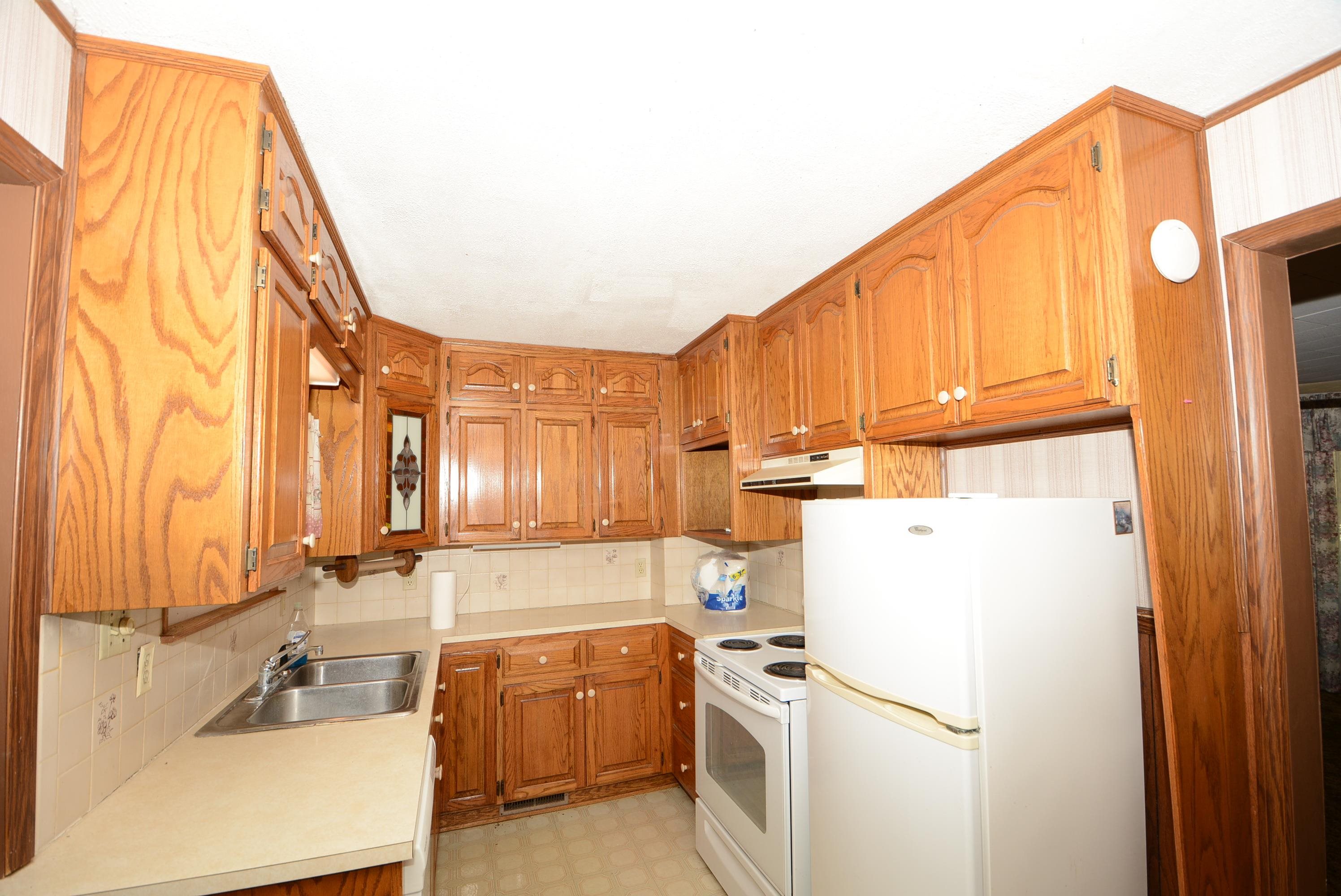 2168 Richfield Street Wichita, KS 67207 - Photo 5 of 31