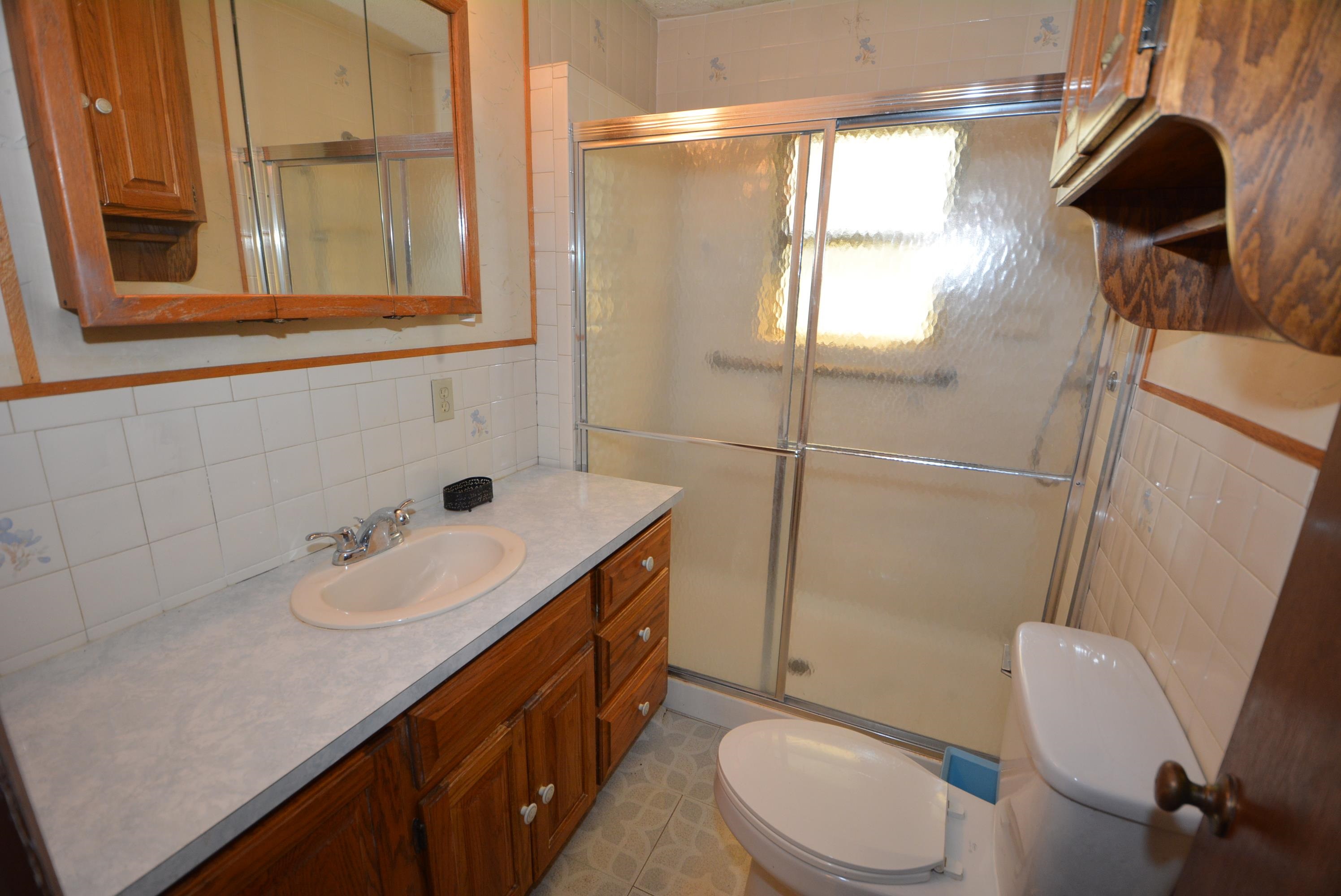 2168 Richfield Street Wichita, KS 67207 - Photo 9 of 31