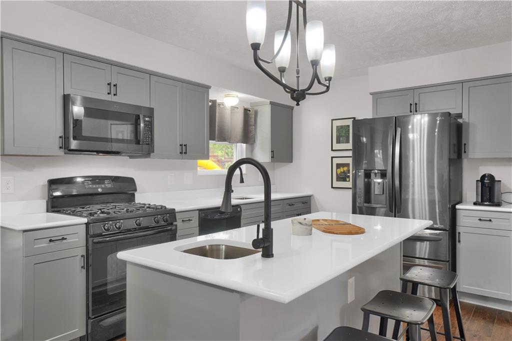 204 Commodore Drive McDonald, PA 15057 - Photo 6 of 25