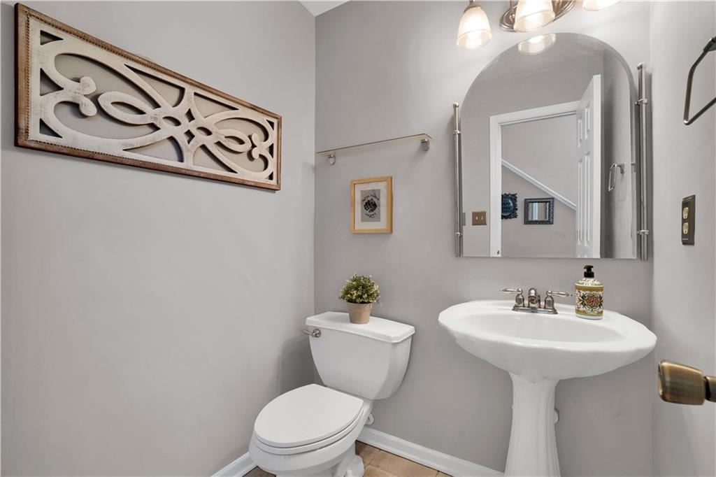 204 Commodore Drive McDonald, PA 15057 - Photo 10 of 25