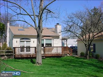 39 Norwyn Road Hatboro, PA 19040 - Photo 2 of 6 Exterior Back