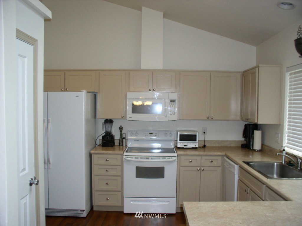 14007 Southeast 188 Way Renton, WA 98058 - Photo 5 of 18