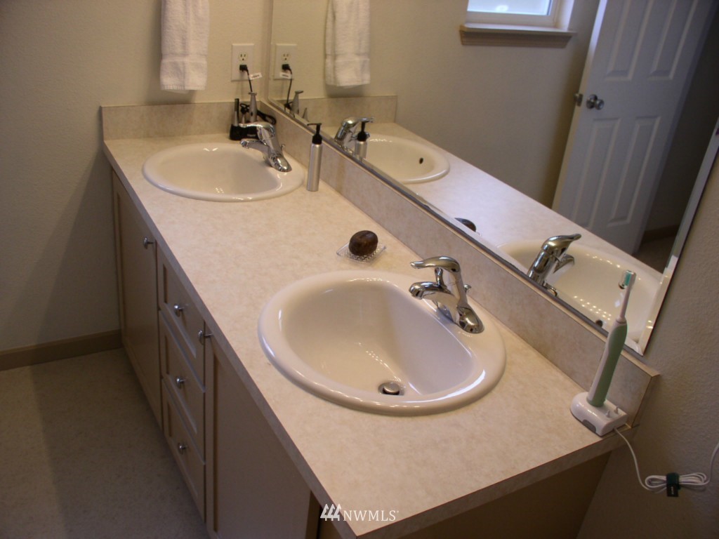14007 Southeast 188 Way Renton, WA 98058 - Photo 9 of 18
