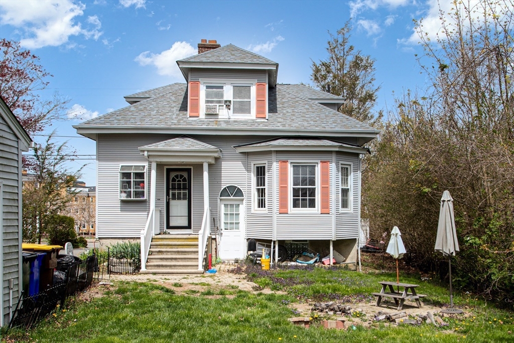 1833 Highland Avenue Fall River, MA 02720 - Photo 5 of 31 Gallery Image 5