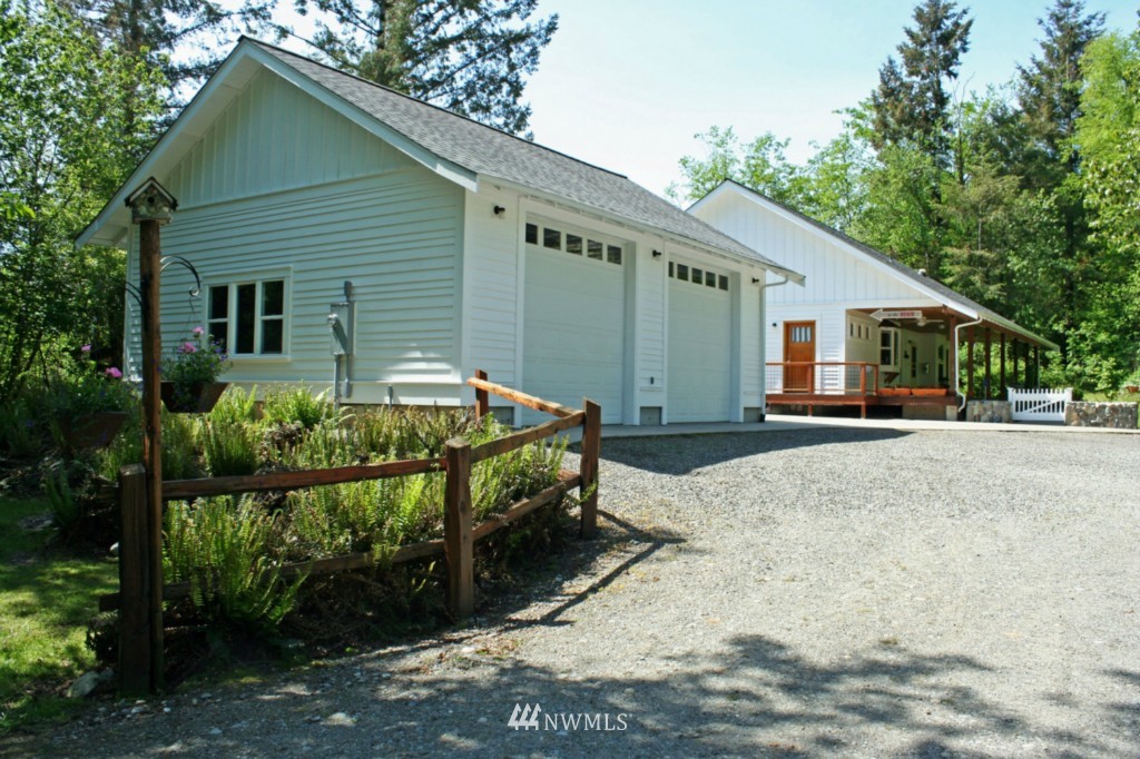 2040 Lindsay Road Lynden, WA 98264 - Photo 2 of 25