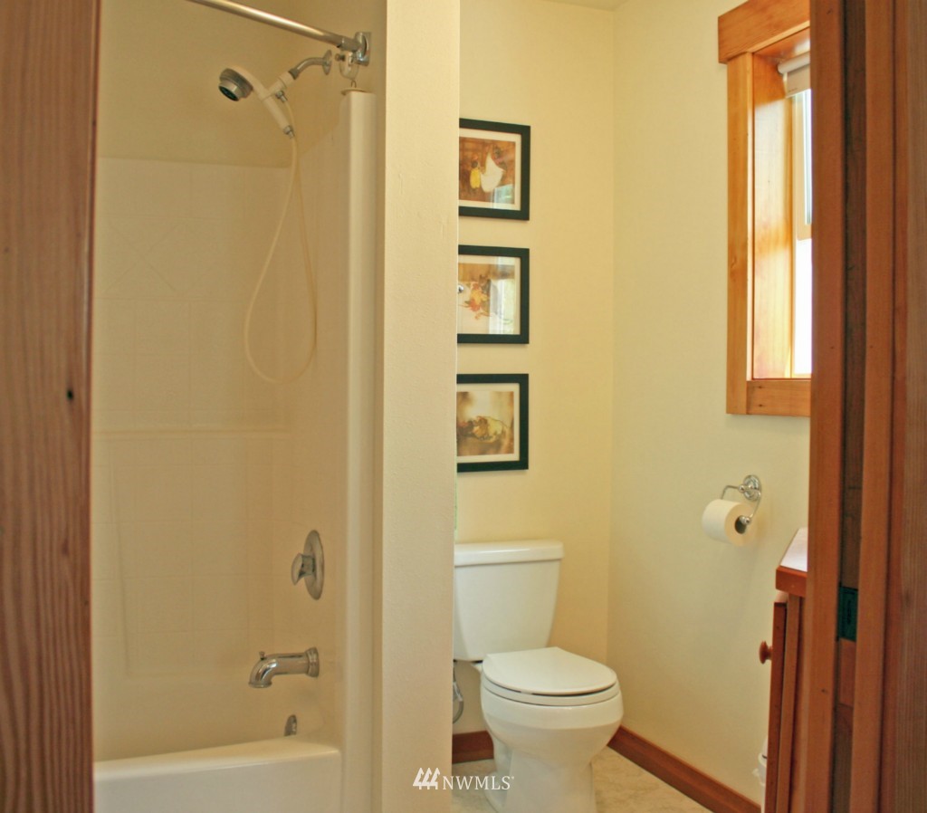 2040 Lindsay Road Lynden, WA 98264 - Photo 14 of 25