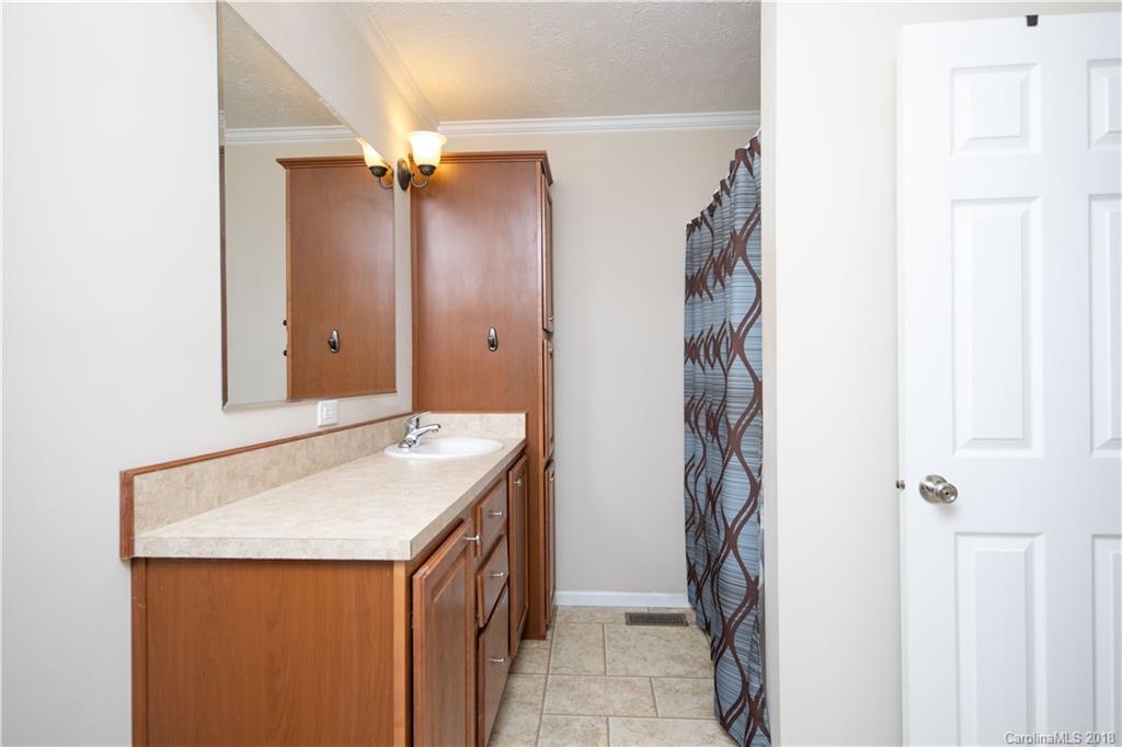 3020 Kingsburry Road Clover, SC 29710 - Photo 5 of 20 Gallery Image 5
