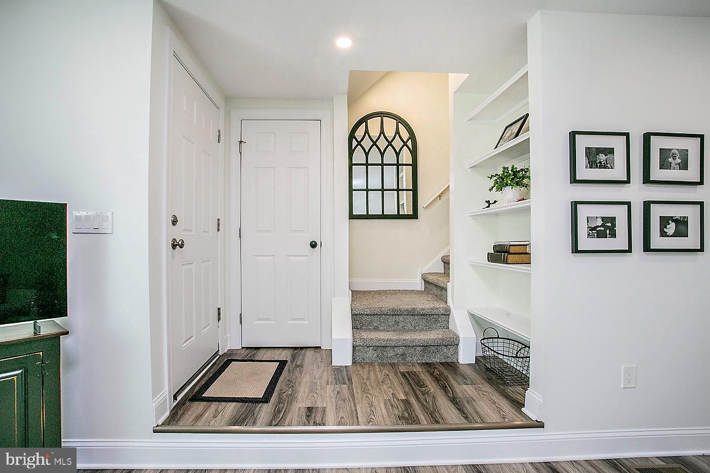 205 Tupelo Grove Ambler, PA 19002 - Photo 4 of 32 Entry Foyer