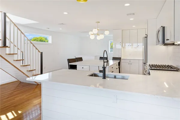 $1,295,000 | 127 Boon Street, Narragansett, RI 02882