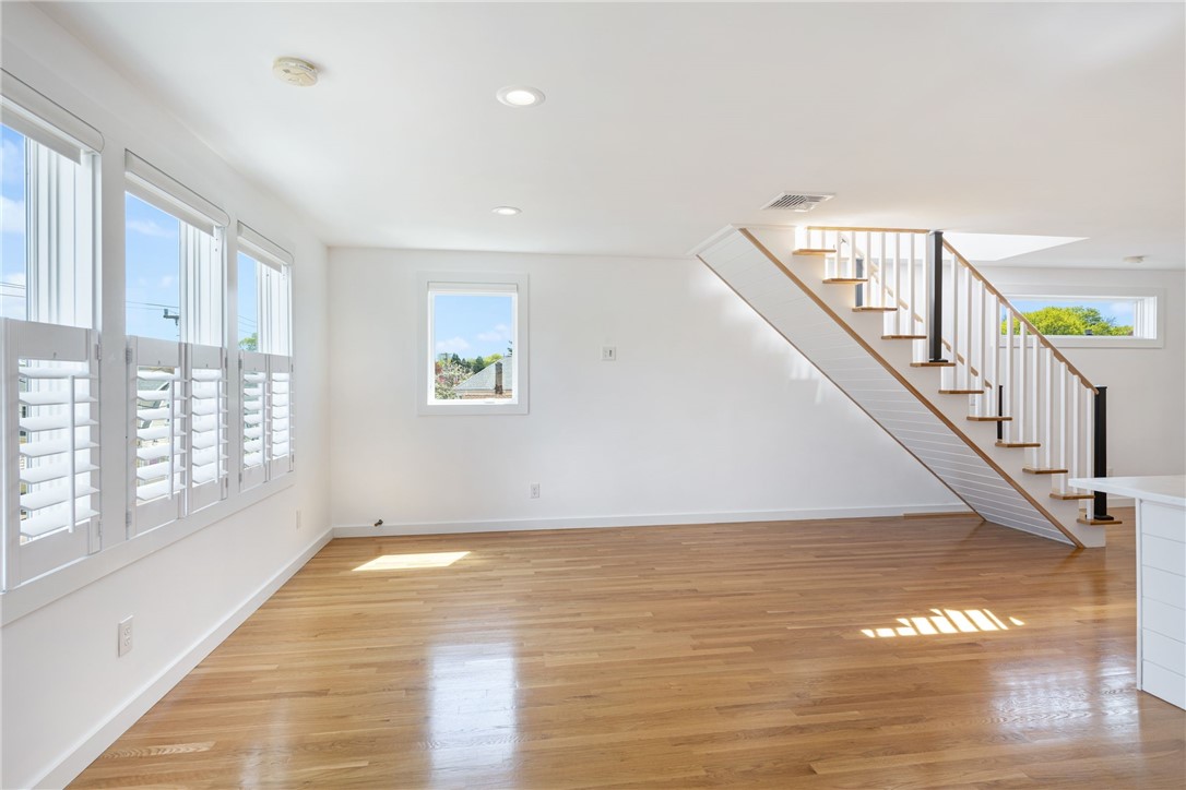 127 Boon Street Narragansett, RI 02882 - Photo 14 of 44