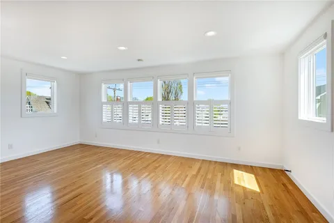 $1,295,000 | 127 Boon Street, Narragansett, RI 02882