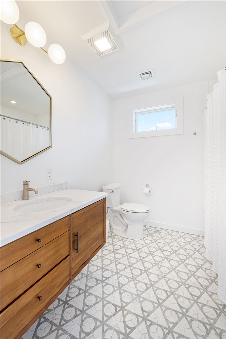 127 Boon Street Narragansett, RI 02882 - Photo 17 of 44